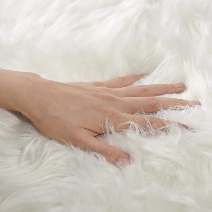 SERISSA 2x4 Fluffy White Faux Sheepskin Shaggy Rug - Image 3
