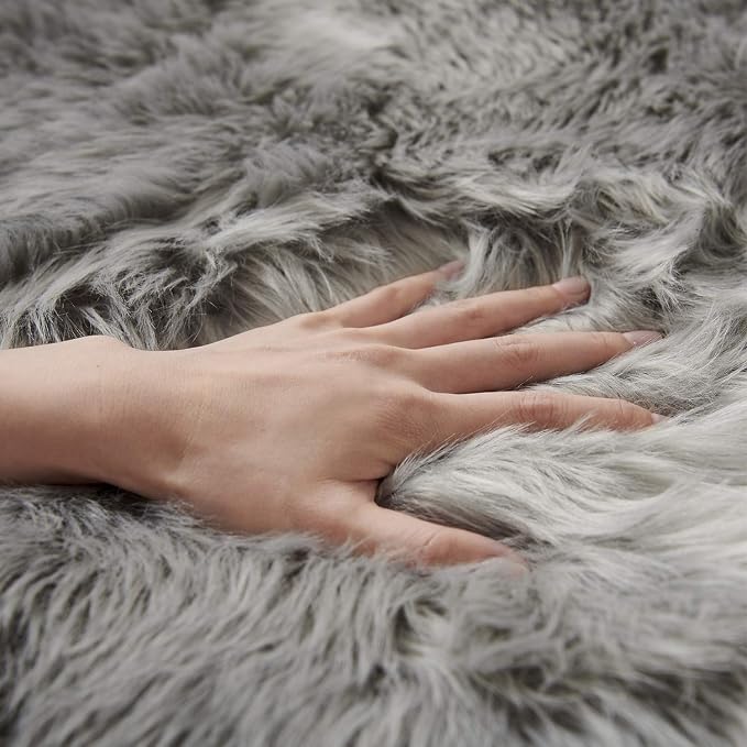 SERISSA 3x3 Fluffy Grey Round Faux Fur Area Rug - Image 3
