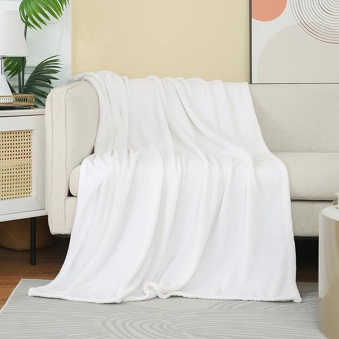 Christmas White Fleece Plush Throw Blanket 50"x60"for Couch Sofa Fuzzy Cozy | by JIAHANNHA