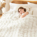 L'AGRATY Faux Rabbit Fur Throw Blanket - Image 3