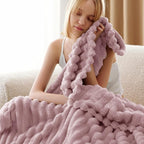 Bedsure Soft Pink Throw Blanket - Image 4