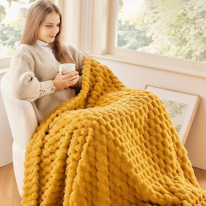 NEWCOSPLAY Fleece Clouds Cozy Queen Blanket - Image 8