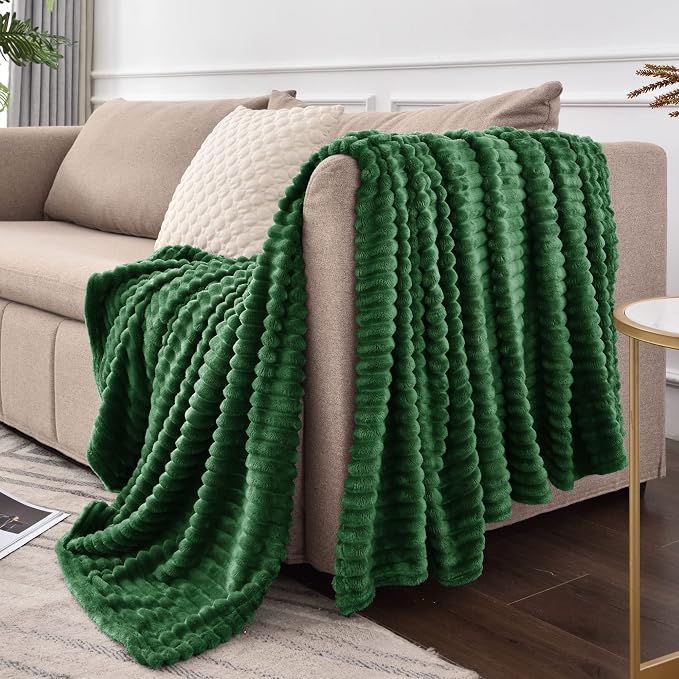 BEDELITE 3D Ribbed Dark Green Fleece Throw Blanket - Image 9