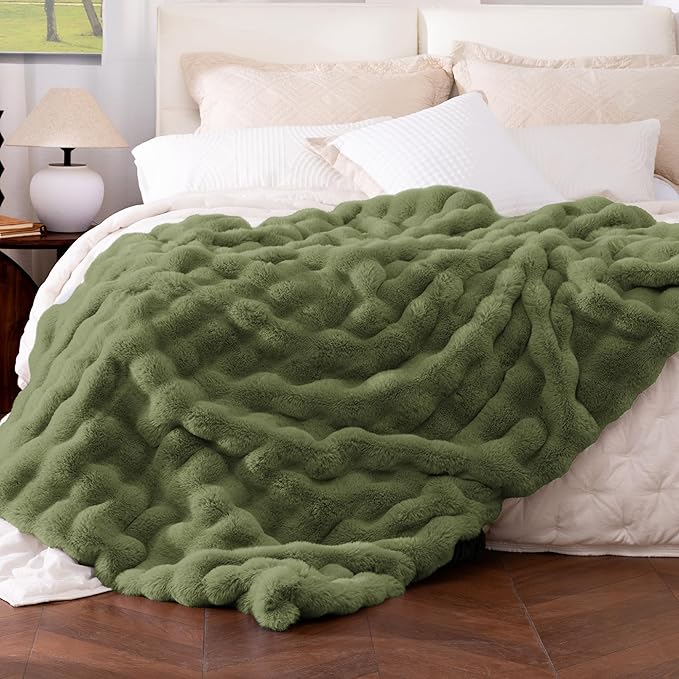 Ultra Soft Cozy Faux Fur Throw Blanket, Fuzzy Plush Thick Bubble Blanket by blunique