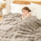 L'AGRATY Faux Rabbit Fur Throw Blanket - Image 5