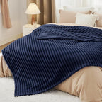 Bedsure Full Size Fleece Blankets - Image 7