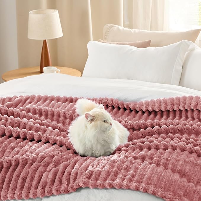 Bedsure Full Size Fleece Blankets - Image 5