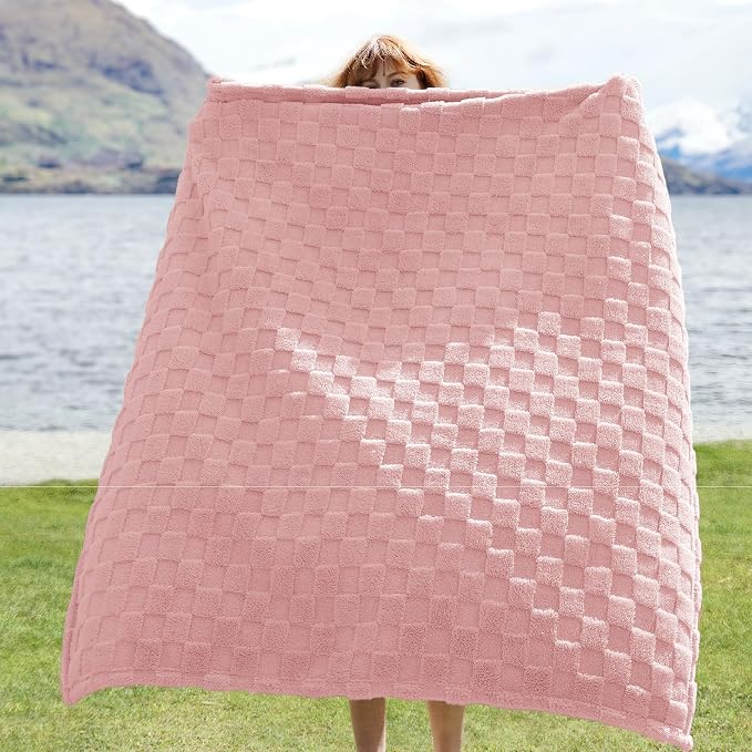 Bedsure GentleSoft Pink Twin Blanket - Image 2