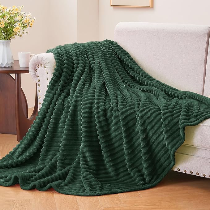 BEDELITE 3D Ribbed Emerald Green Fleece Throw Blanket - Image 2